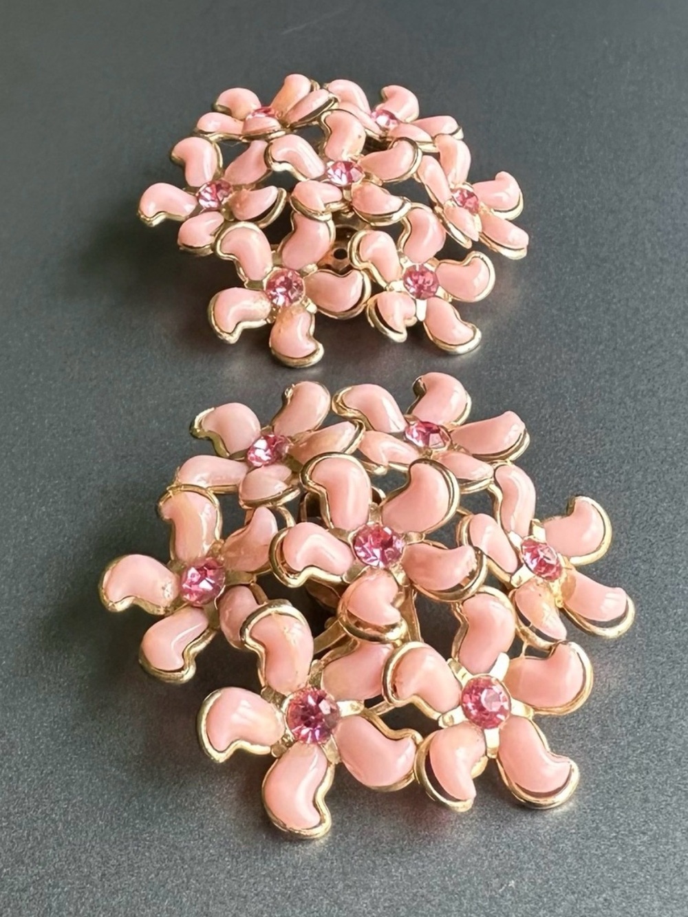 VTG 1950s Pink Thermoset Lucite Flower Cluster Clip On Earrings Rhinestone LARGE